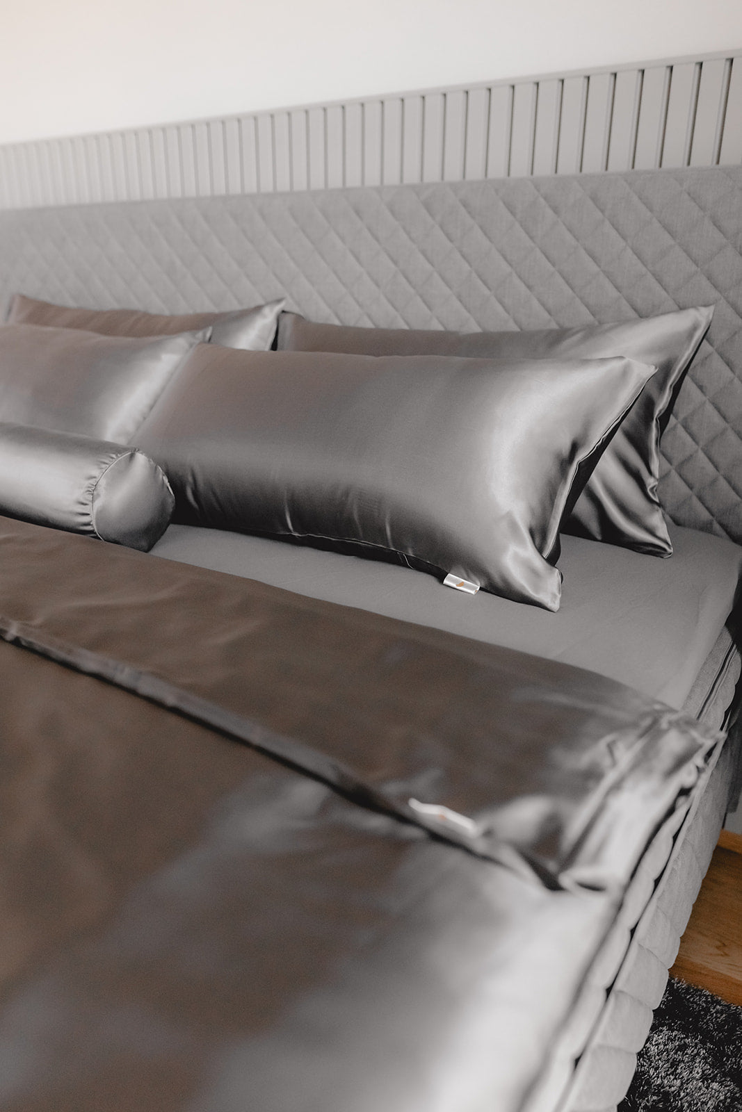 Design Anthracite - Bettwäsche aus 100% reiner Maulbeerseide