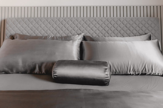 Nackenrolle aus Maulbeerseide