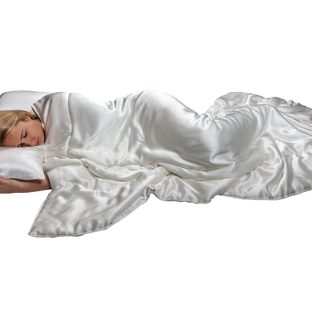 
                      
                        Winterdecke aus 100% reiner Maulbeerseide - Silk Couture
                      
                    
