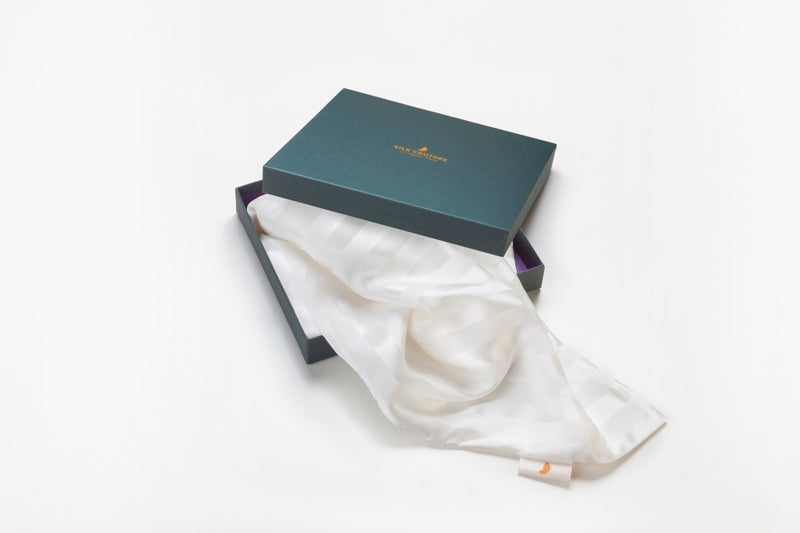 Design Naturweiß mit Streifen - Bettwäsche aus 100% reiner Maulbeerseide - Silk Couture